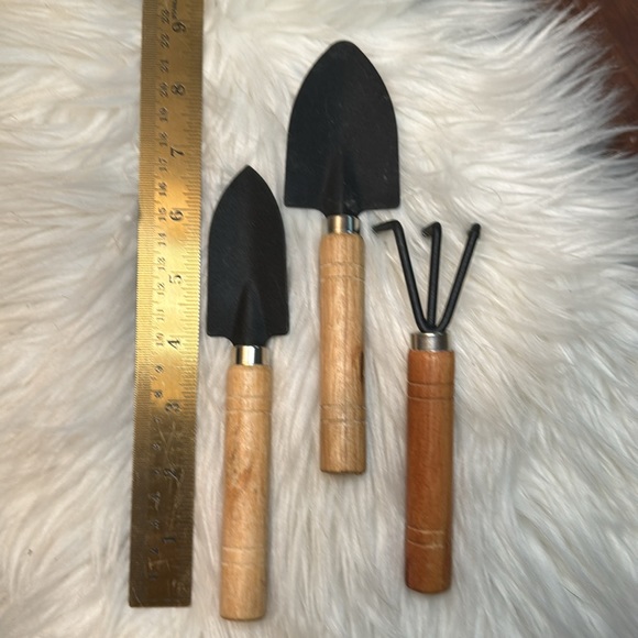 Mini Kid’s 3 Piece Gardening Tools - Great for Fairy Gardens - NWOT - Picture 3 of 3